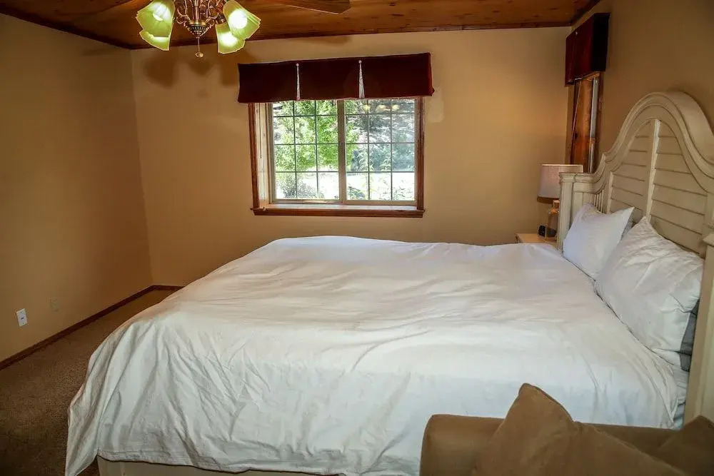 Edgehill Escape - 3 Br home by RedAwning