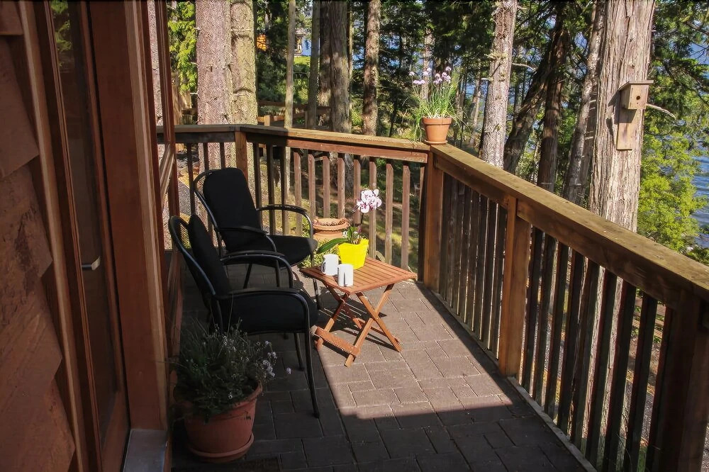 Salmonberry Inn