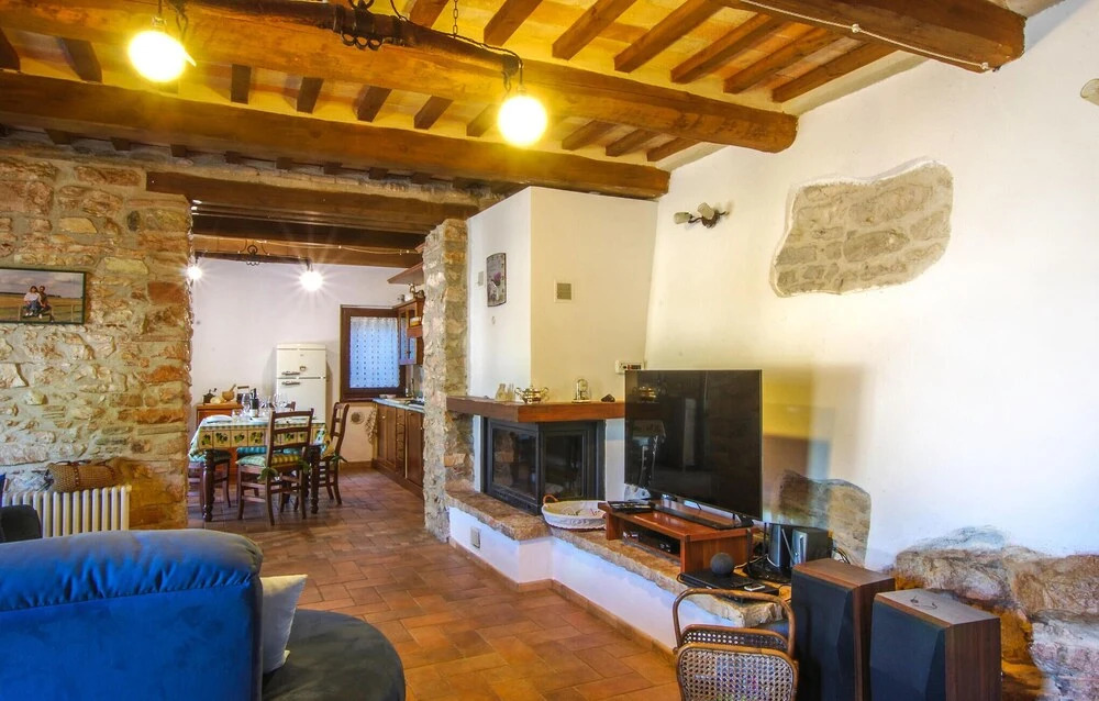 Beautiful Home in Caldarola With Wifi and 3 Bedrooms