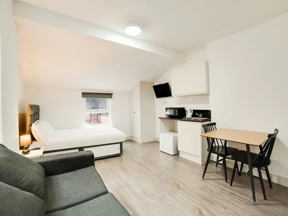 Stylish Studio in London near Wimbledon Park