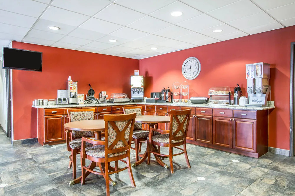 Econo Lodge Tillmans Corner