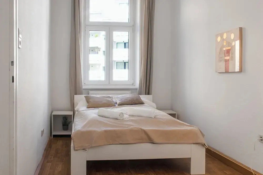 Comfy 2BR Apartment Long Stay Downtown