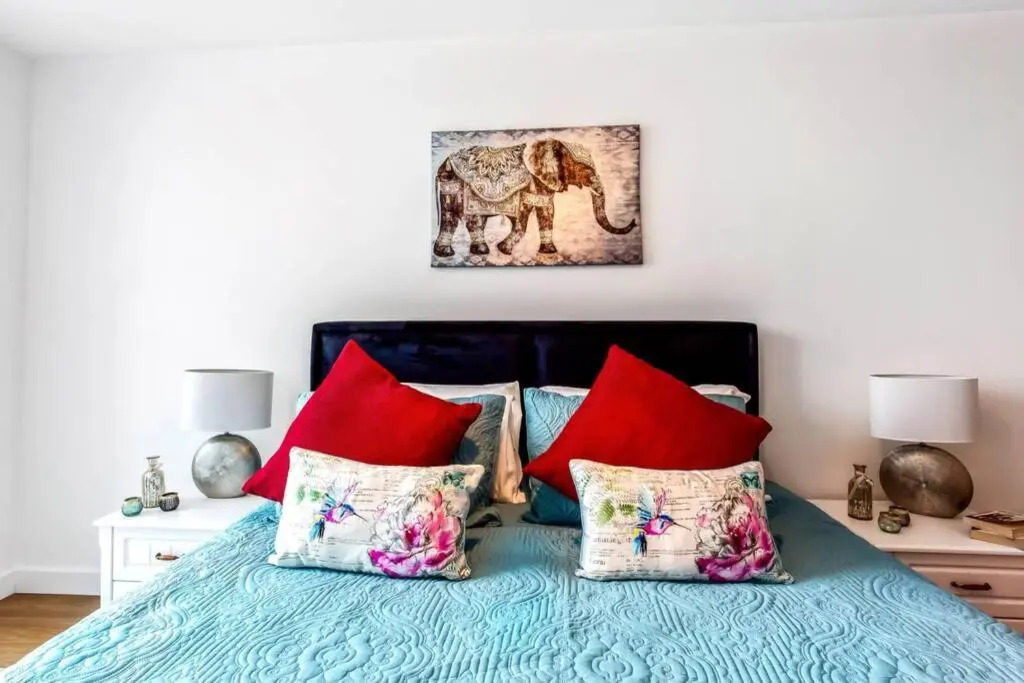 Stylish 2 Bed/2 Bath, Parking - Bracknell Centre