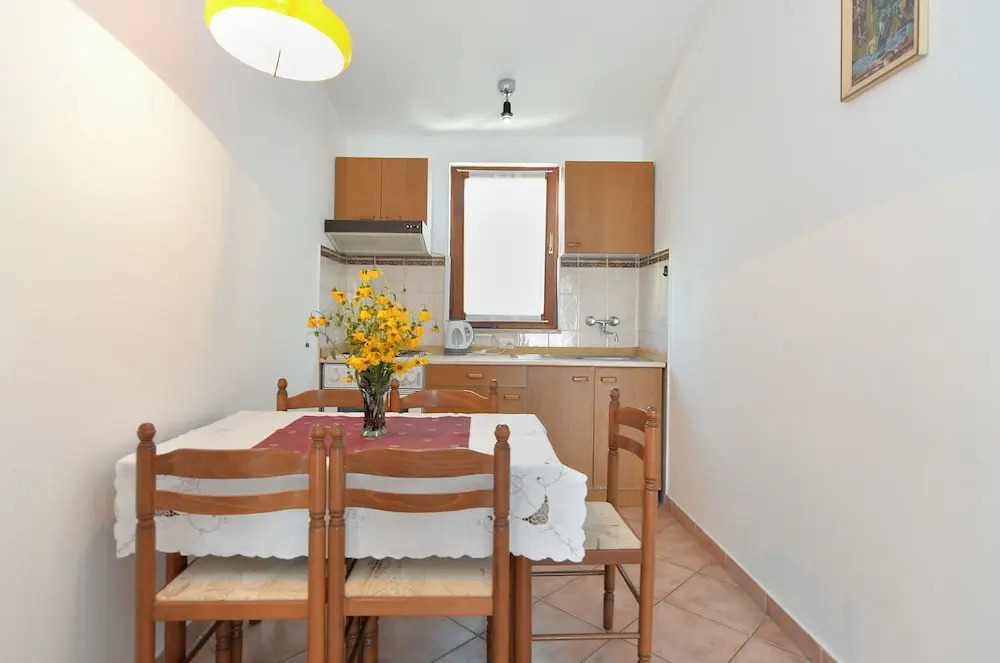 Apartment 1096