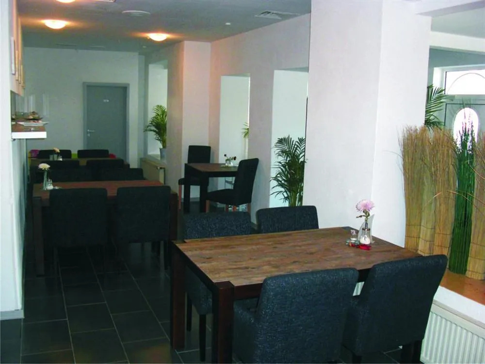 Hotel EDEN