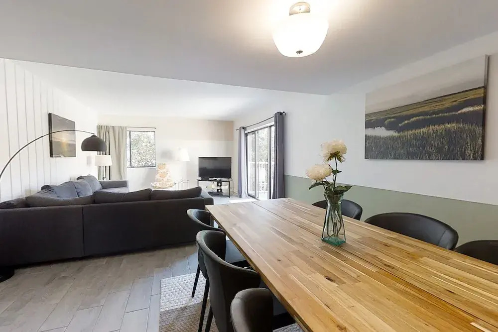 Bright & Airy Dog-friendly Condo W/shared Pool, Free Wifi, Central AC, & W/D