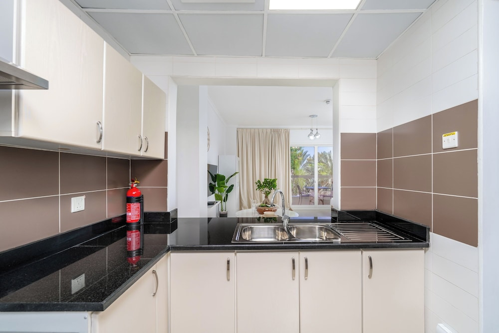 Marco Polo - Spacious Studio Lush View