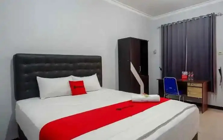RedDoorz Syariah near Alun Alun Purwokerto 2