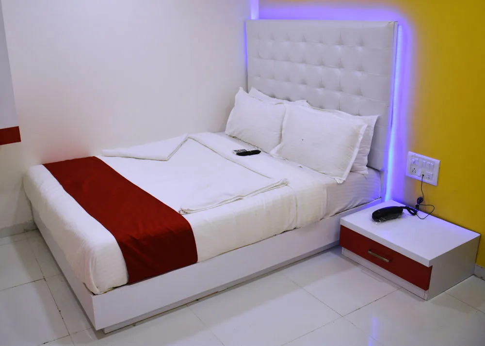 OYO Hotel Blue Sea Near Chhatrapati Shivaji International Airport