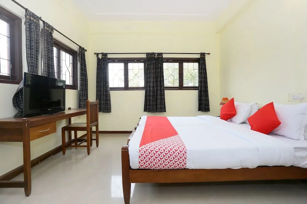 OYO 24617 Urban Spice Service Apartment