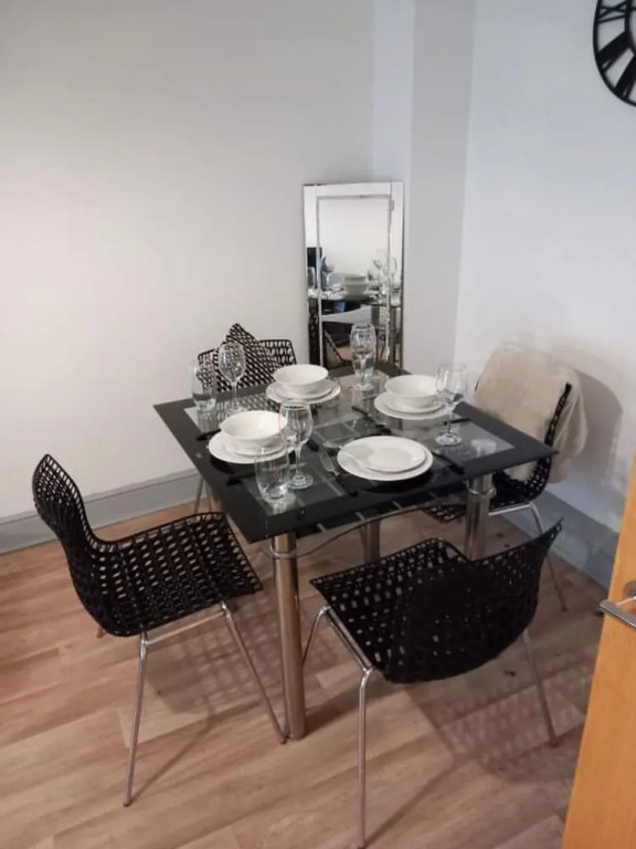 Balcony one Bedroom Broad Street ap