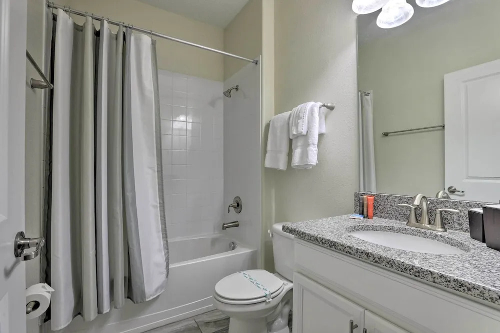 Walk to Pool, 12 Mi to Disney: Solterra Retreat!