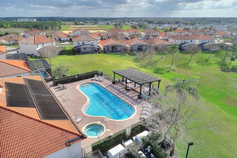 South Facing: Green Views & Gated Facilities