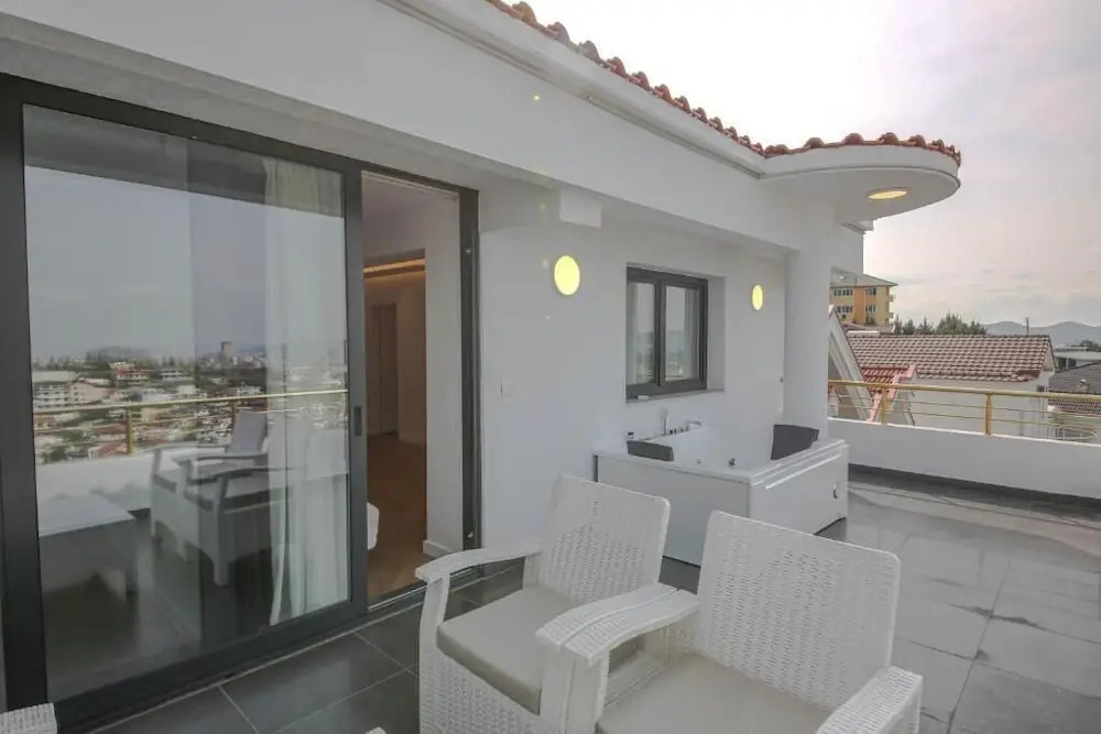 Murati Lake View Hotel
