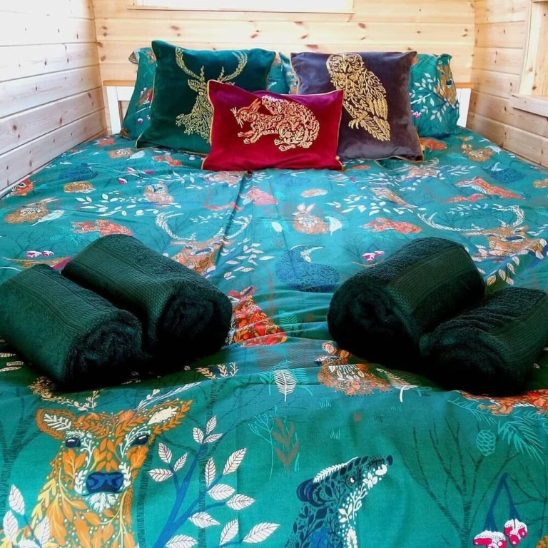 Foresters Retreat Glamping - Cambrian View- Vaccinated dogs over the age of 2 are accepted