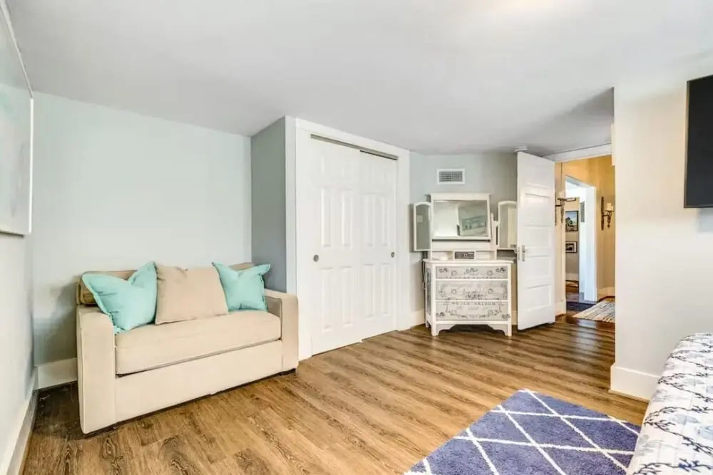 Shorty s Bungalow Dog-friendly w Private Hot Tub