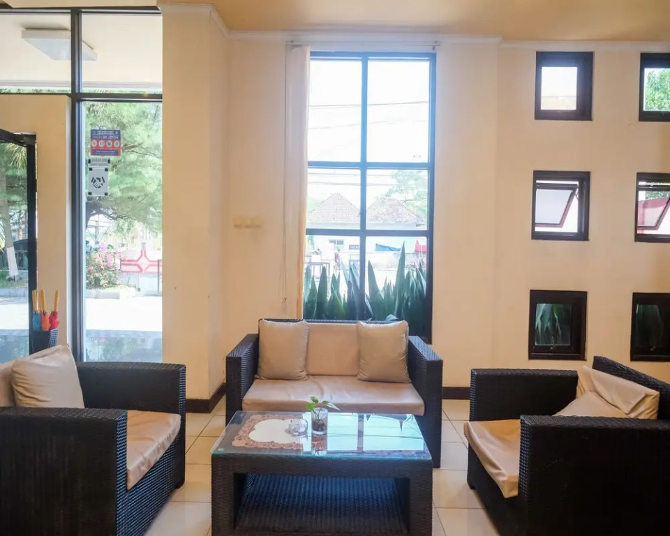 UrbanView Hotel Anggraeni Jatibarang