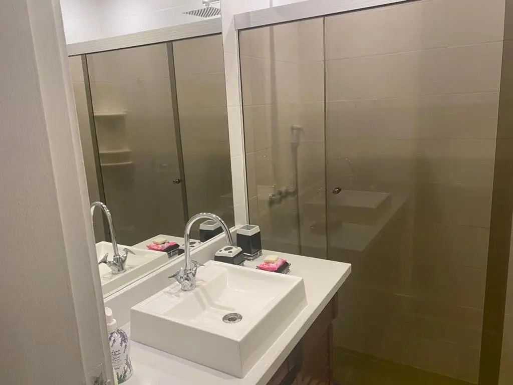 Apartamento em Condominio na Beira da Praia da Barra da Tijuca