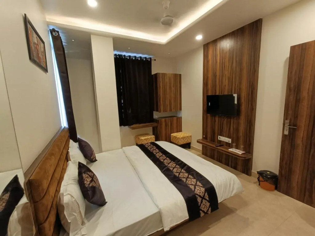 Maruti Group Of Hotels - Vrinda Inn