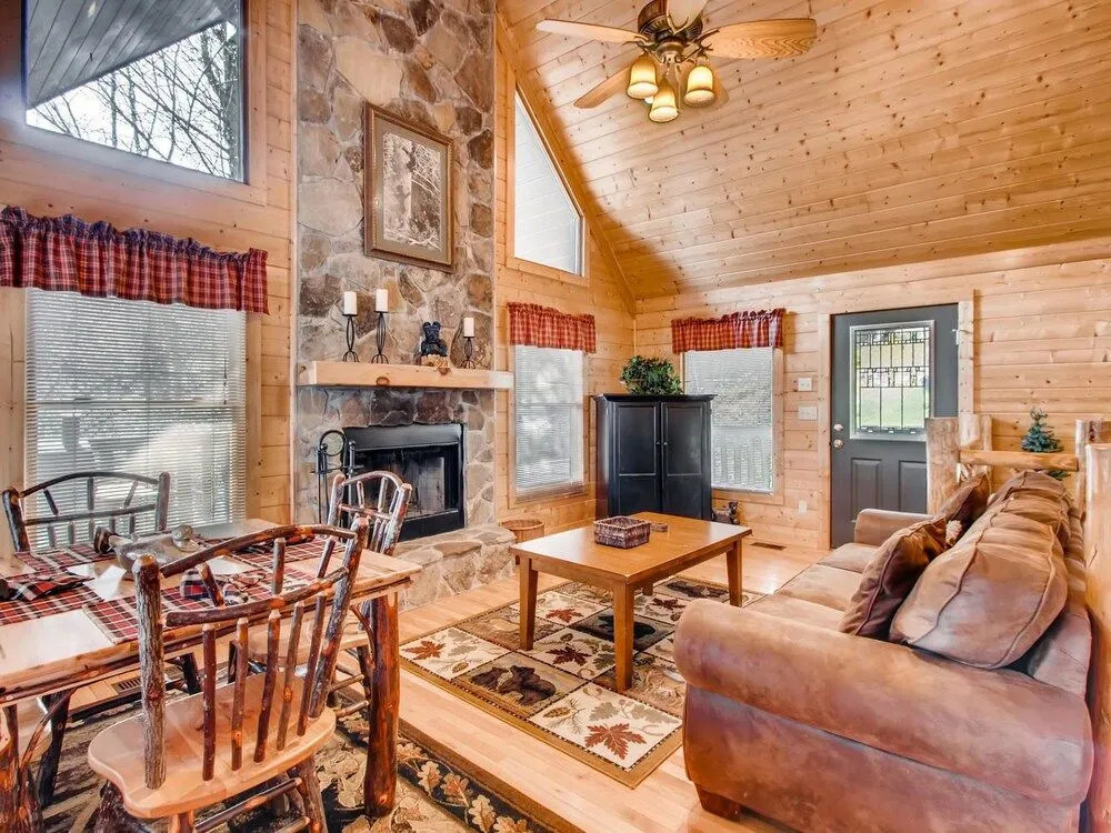Acorn Ridge 2 Bedrooms 2 Bathrooms Cabin