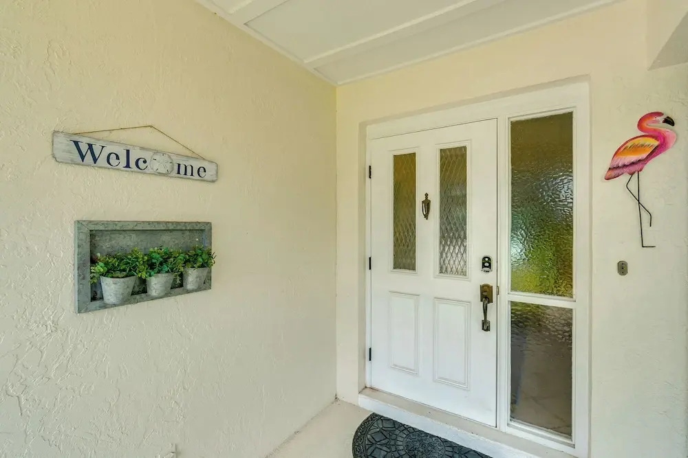 Pet-friendly Home w/ Pool, Close to Venice Beaches