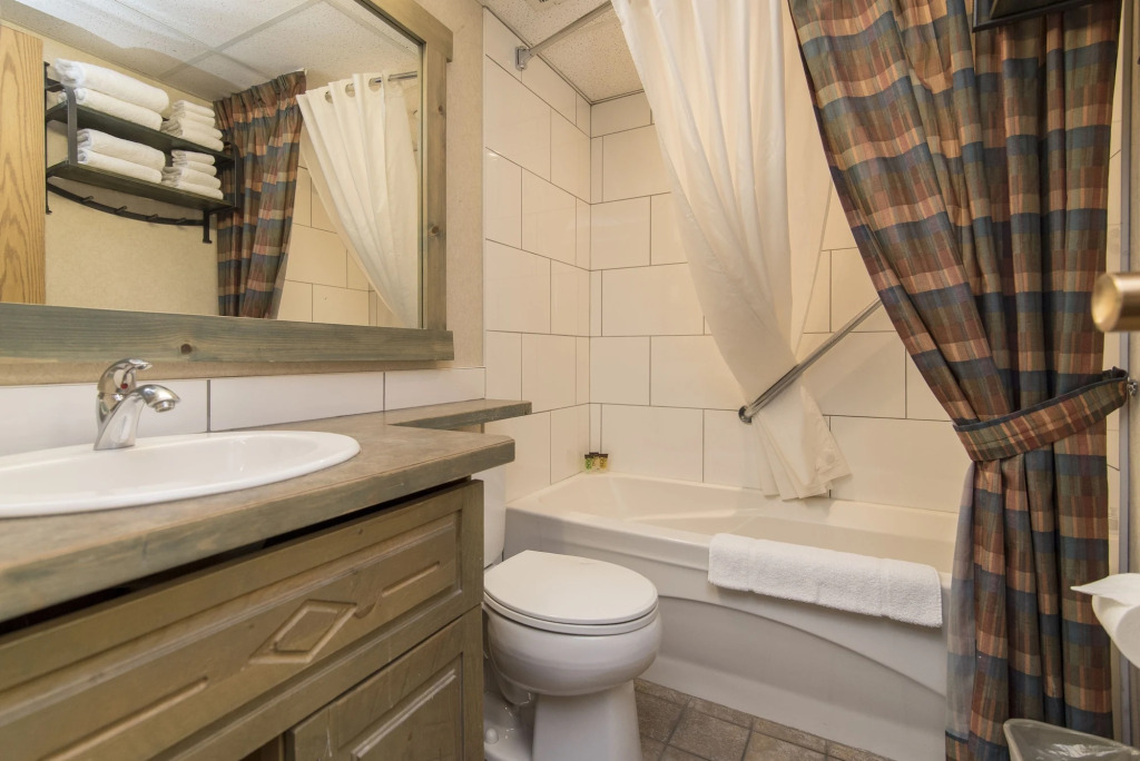 Douglas Fir Resort & Chalets