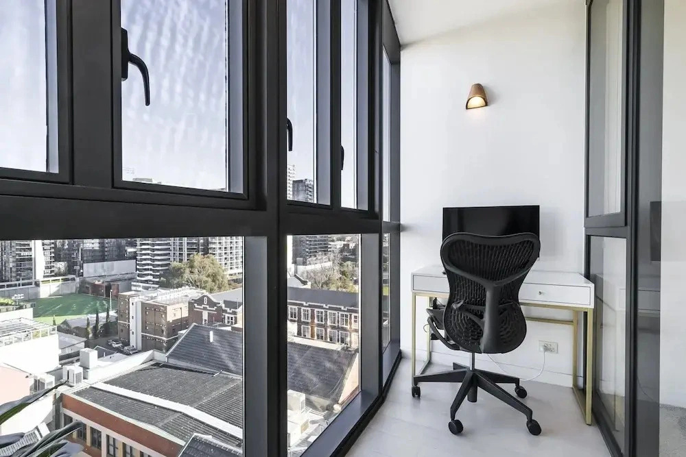 Bright South Yarra 1 Bed Flat Near Cafes & Shops