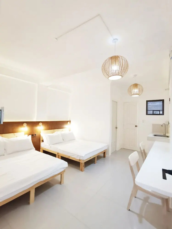 NomadsMNL Airport Hostel