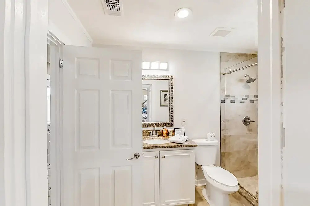 Home Near the Beach & Golf With Inviting Patio, Fireplace, AC, & Washer/dryer