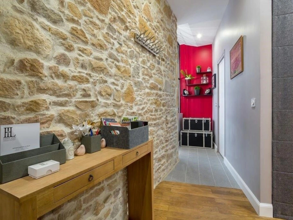 Host Inn Lyon
