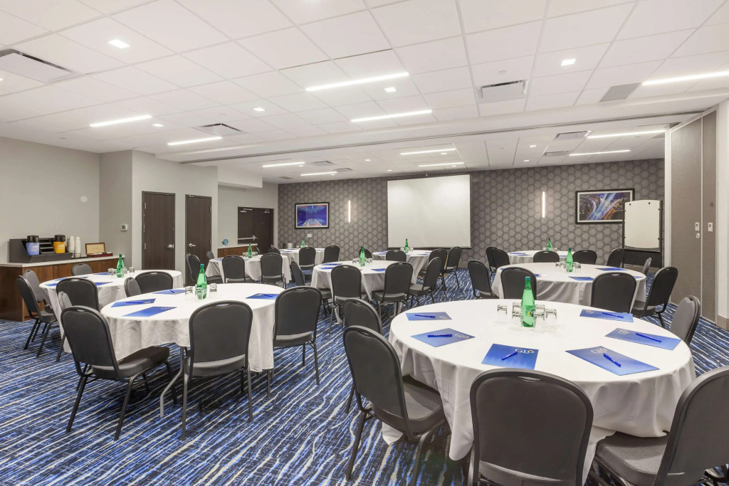 GLō Best Western Mississauga Corporate Centre