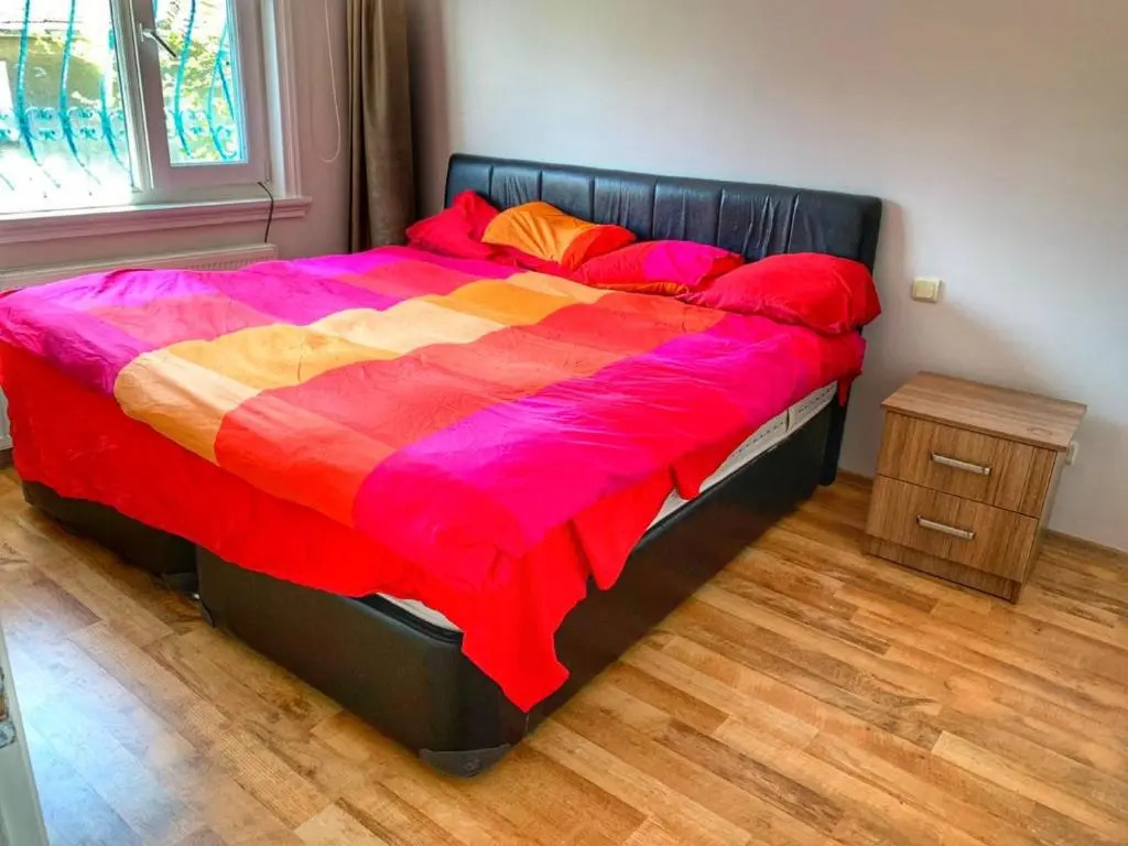 5 Star luxury Private Detached House & Private Garden & BBQ