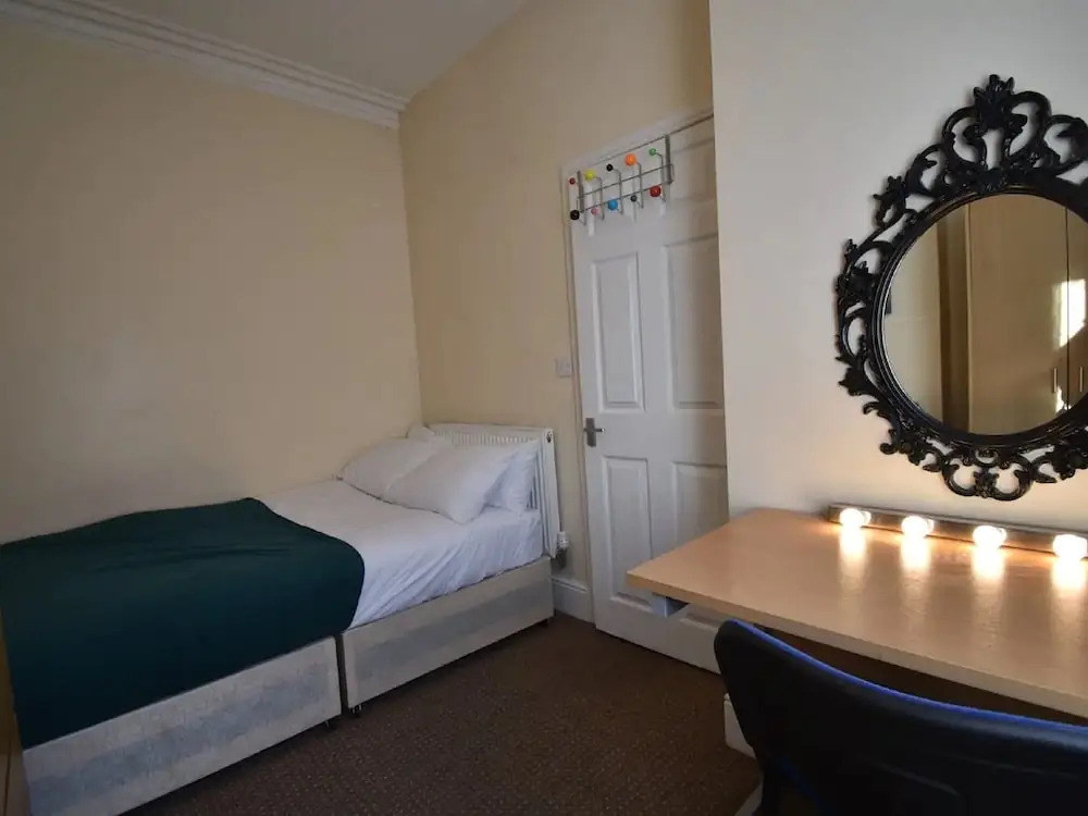 Appealing Holiday Home in Coventry near Belgrade Theatre