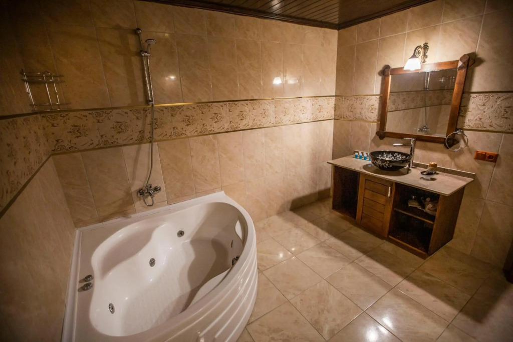 Hermes Cave Hotel