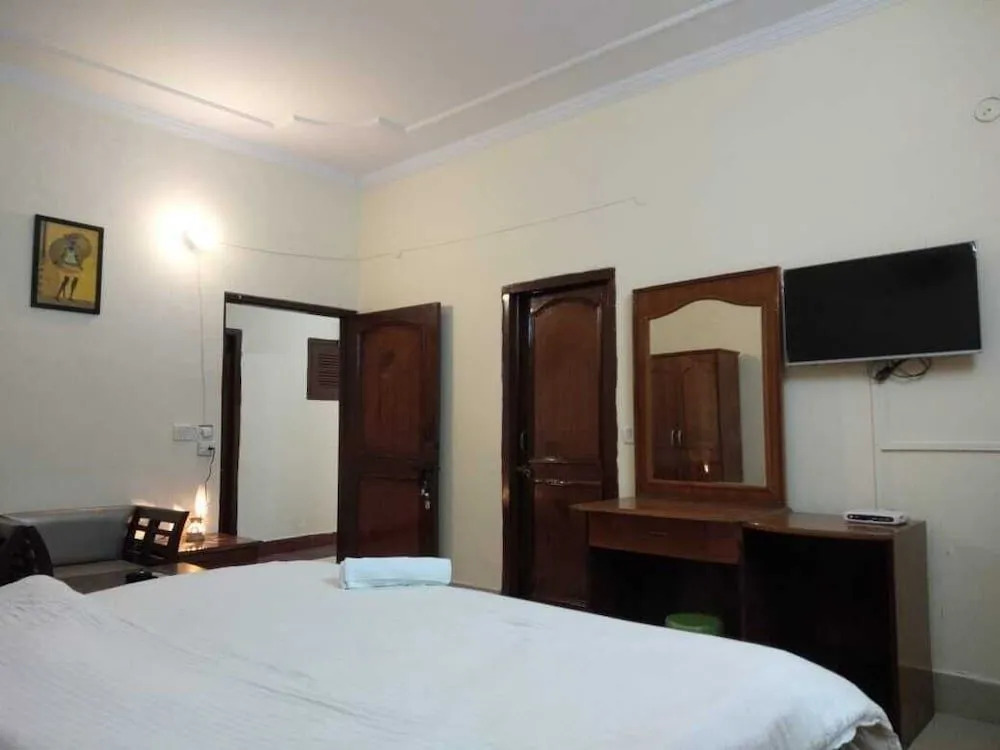 Hotel Usha Palace