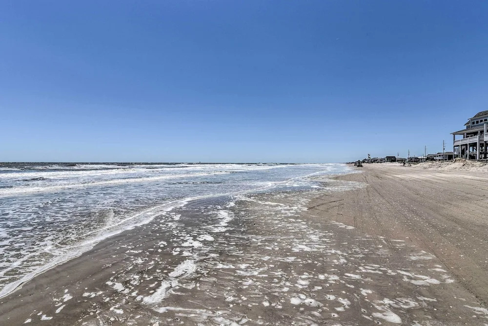 Steps to Coast: Bolivar Peninsula Beach House!