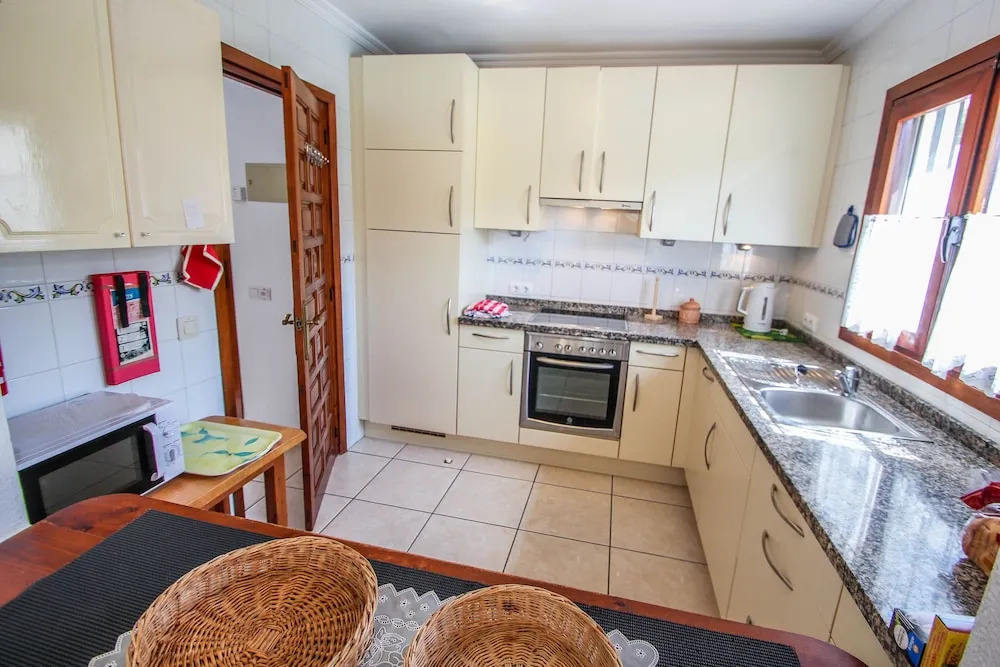 Kathrin - beautiful little house in pretty grounds with lovely views in Benissa