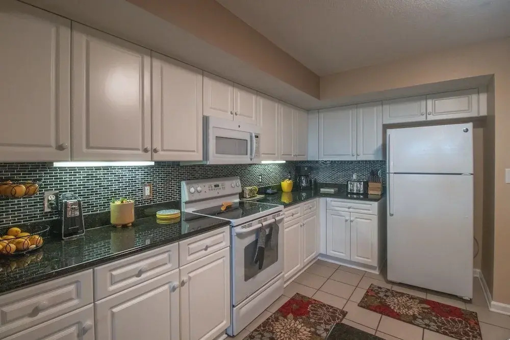 Yacht Club Villas #2-204