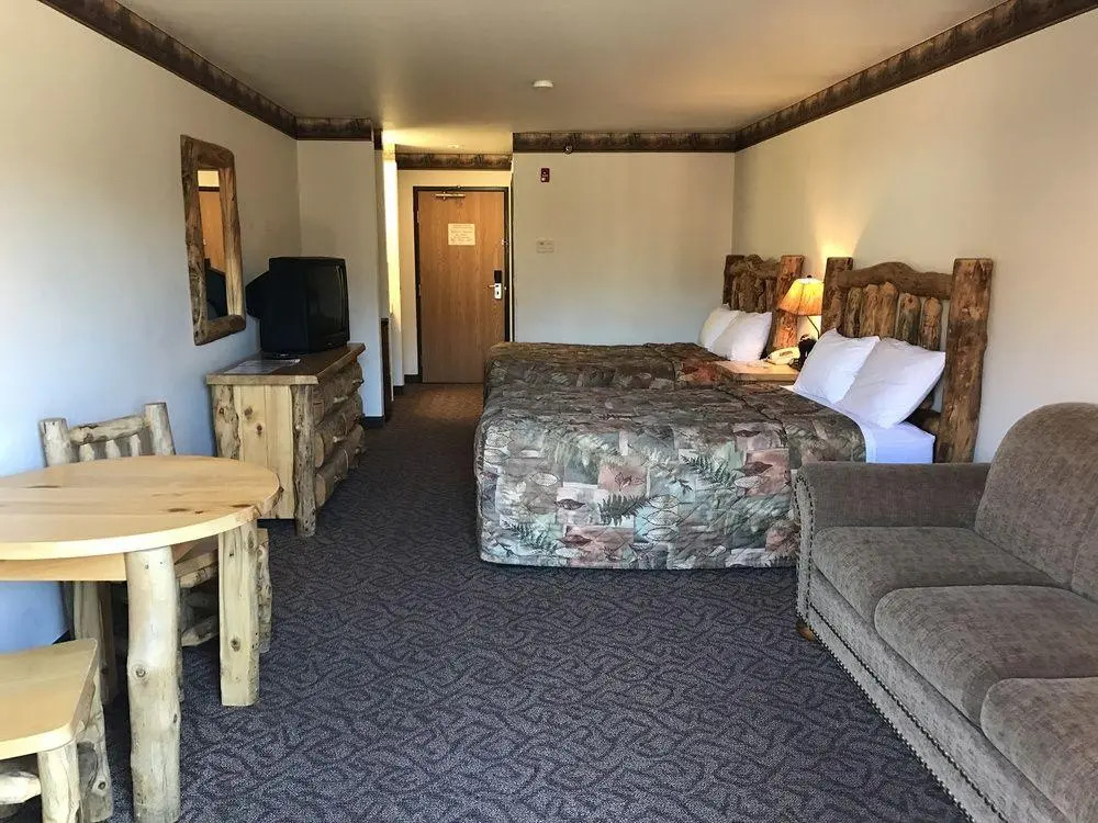 Grand Bear Resort at Starved Rock