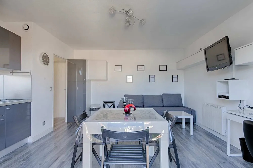 Nice 2 Room Apartment With Terrace - Vieux Nice