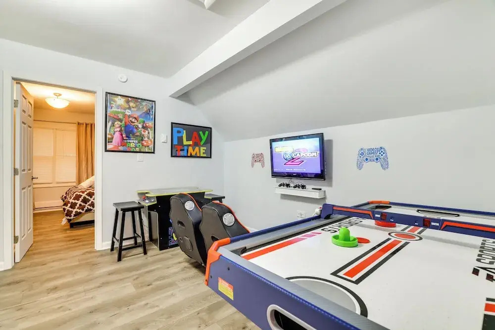 5 Mi to Tobyhanna State Park: Home w/ Game Room!