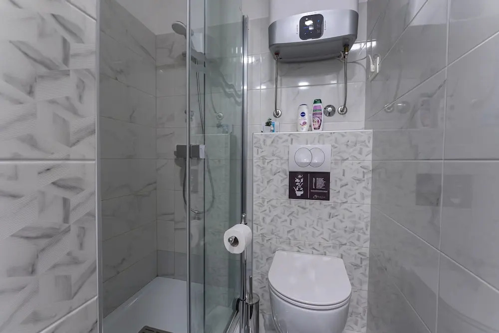 Sky & Sun Luxury Rooms with private parking in the garage