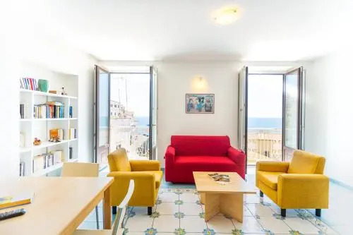 LUIMAR Holiday House