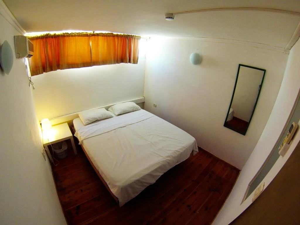 Overstay TLV Hostel
