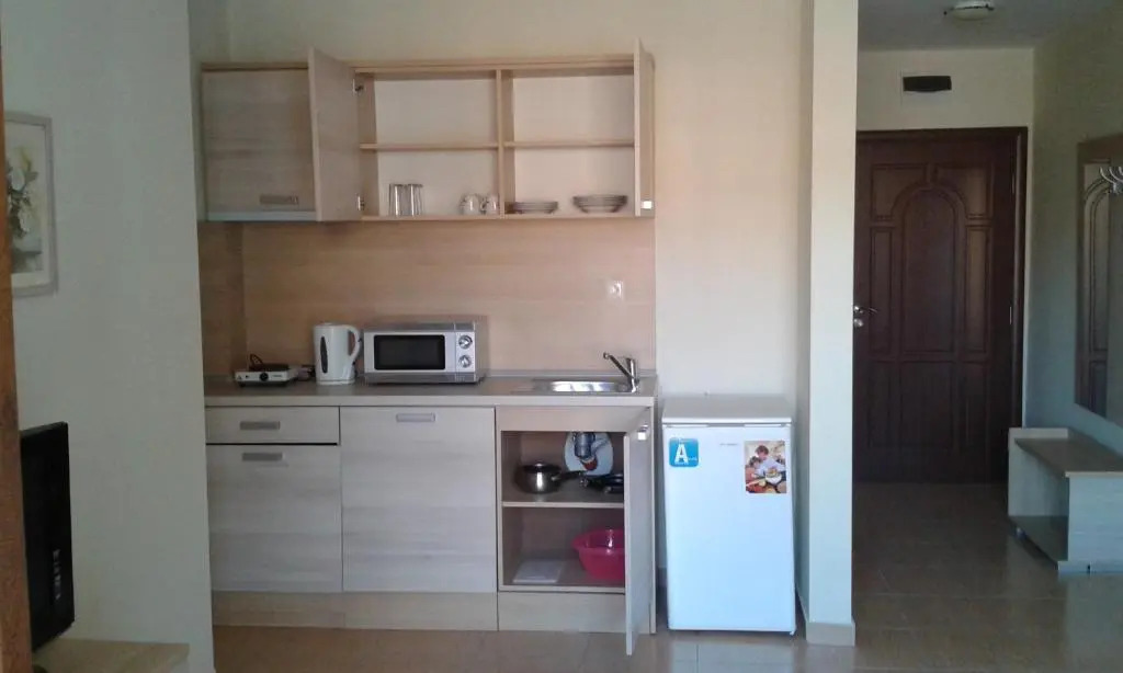 Summer Breeze Apartments