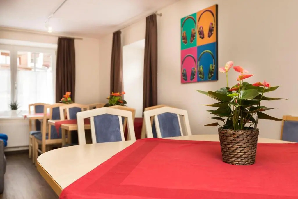Rutsche Hostel