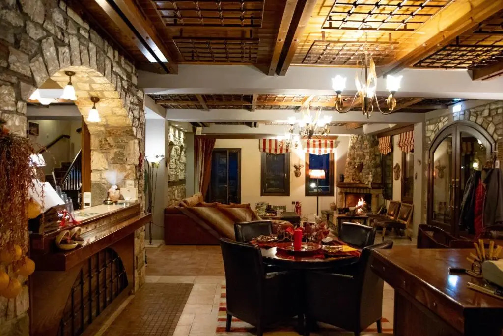 Pandion Luxury Boutique Hotel & Suites with Spa