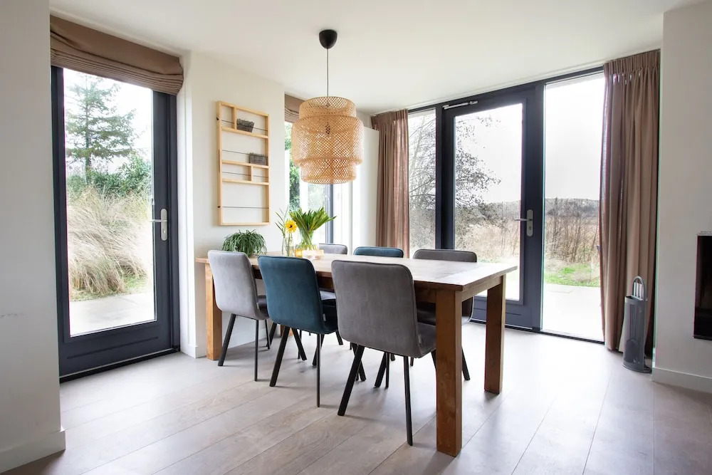 Duinhuis Luxurious 6-person Dune House