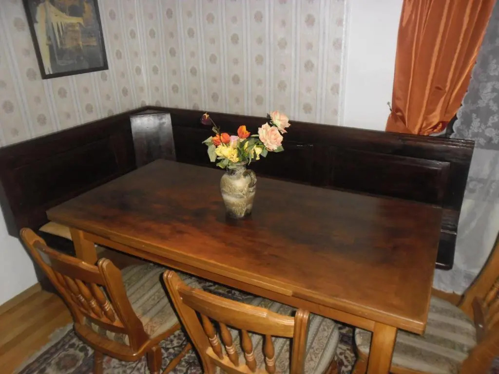 Schloss Weichs zu Regensburg mit 1-2Schlafzimmer Parkplatz Internet 60qm Zentrum