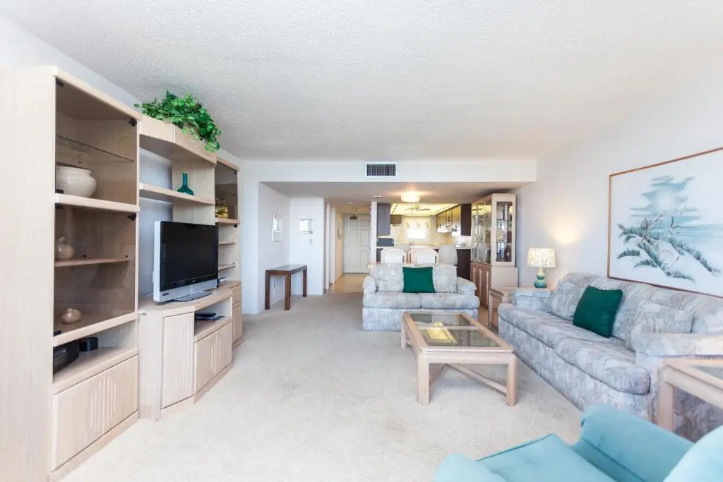 Shores Club 806
